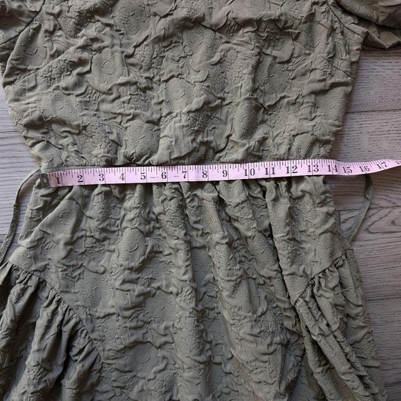 Moon River Olive Textured Midi Dress - Picture 10 of 11